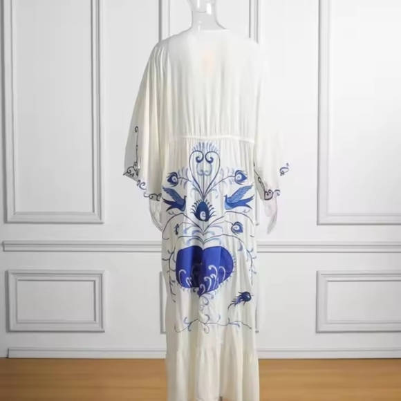 Elegant Floral Maxi Dress - Blue And White - Picture 8 of 16